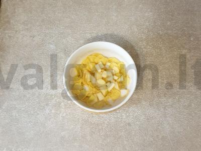 Kukurūzų dribsniai su pienu ir obuoliu Žingsnis 3