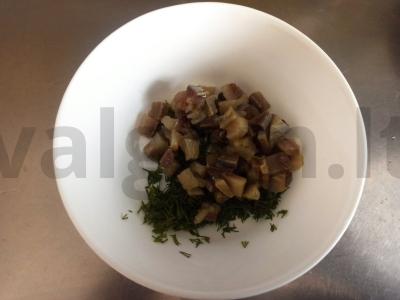 Užkandis ant krekerių su silke ir svogūnais Žingsnis 3