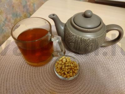 Ivano arbata su obuoliu ir erškėtuogėmis pagrindine nuotrauka