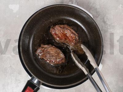 Pipirinė steika su bulvėmis grietinėlės padaže Žingsnis 3