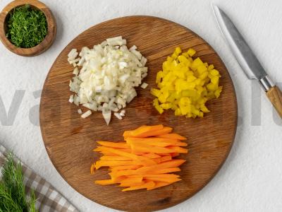 Vegetariškas plovas su grybais lėtoje viryklėje Žingsnis 1