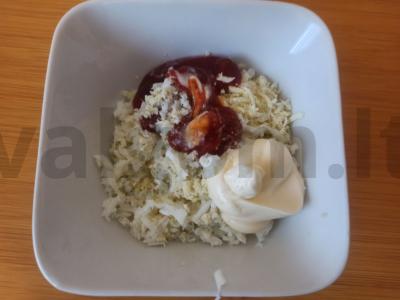 Makaronai su virtų kiaušiniu, majonezu ir kečupu Žingsnis 3