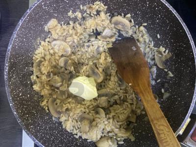 Risotto su grybais be grietinėlės Žingsnis 5