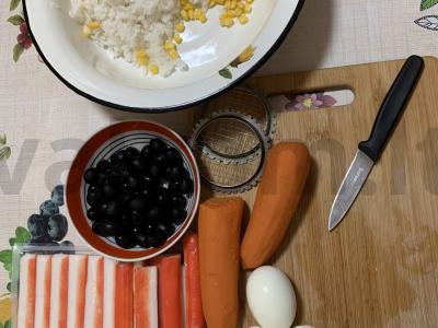 Krabų salotos su alyvuogėmis Žingsnis 1