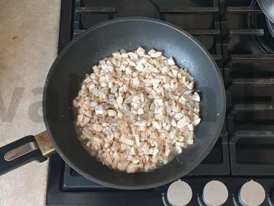 Bulvių zrazai su grybais ir svogūnais Žingsnis 3