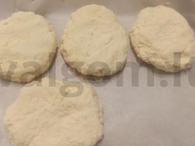 Varškėčiai su braškių uogiene pusryčiams Žingsnis 2