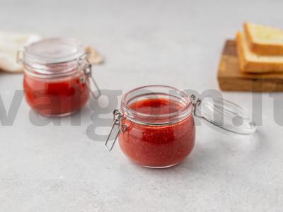 Šaldytų braškių džemas pagrindine nuotrauka