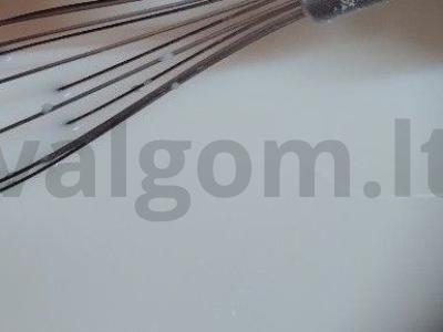 „Napoleonas“ su kondensuotu pienu ir žemės riešutais Žingsnis 2