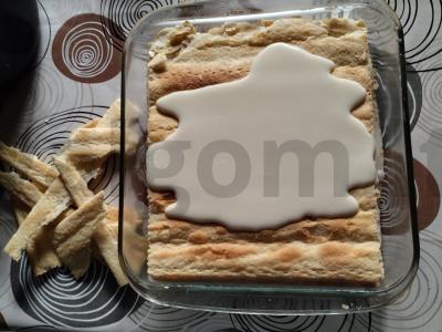 „Napoleonas“ su kondensuotu pienu ir žemės riešutais Žingsnis 5