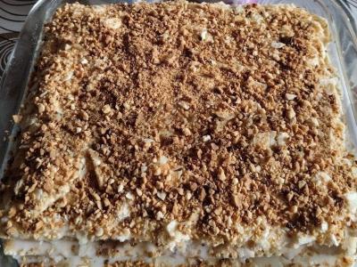 „Napoleonas“ su kondensuotu pienu ir žemės riešutais pagrindine nuotrauka