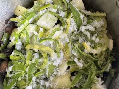 Daržovių troškinys su grybais grietinėje Žingsnis 4