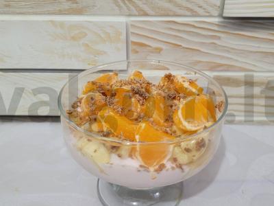 Švelnus varškės desertas su mandarinų ir bananų Žingsnis 4