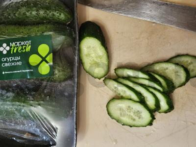 Burgeris su kotletu, agurku ir sūriu Žingsnis 2