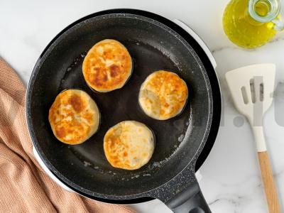 Varškėčiai su spanguolėmis Žingsnis 4