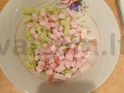 Salotos su rūkytomis vištienos krūtinėlėmis ir grietine Žingsnis 2