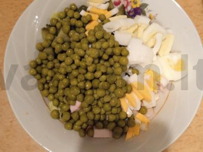 Salotos su rūkytomis vištienos krūtinėlėmis ir grietine Žingsnis 4