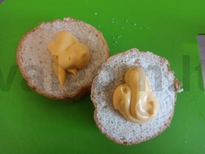 Sūrio burgeris su rūkytomis vištienos krūtinėlėmis Žingsnis 1