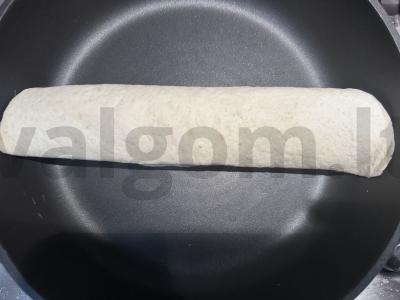 Ritinys su kumpiu ir lydytu sūriu Žingsnis 4