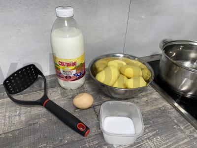 Bulvių košė riebioje pieno be sviesto Žingsnis 1