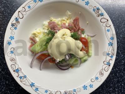 Salotas su kiaušiniais, dešra ir majonezu Žingsnis 5