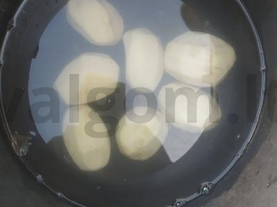 Bulvės su lašiniais ant laužo Žingsnis 2