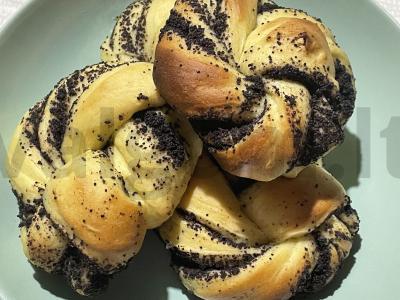 Šimtalapiai su aguonomis ir cukrumi pagrindine nuotrauka