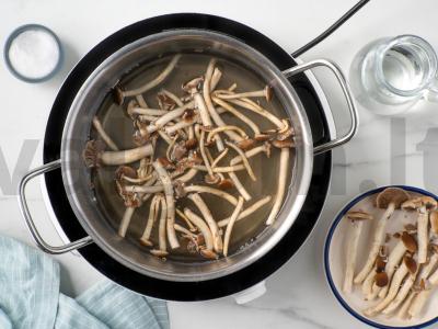 Marinuoti pievagrybiai Žingsnis 1