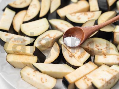 Korejiškai marinuoti baklažanai su morkomis Žingsnis 2