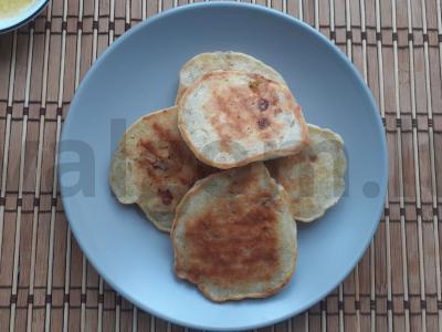 Vaniliniai blynai su bananais pusryčiams pagrindine nuotrauka