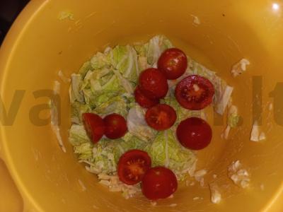 Cezario salotas su vištienos filė ir gaudos sūriu Žingsnis 2