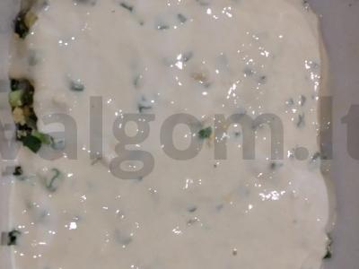 Žalioji pyragas su žaliu svogūnu ant kefyro Žingsnis 7