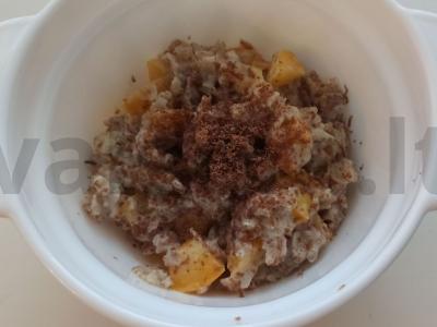 Grūdų košė su abrikosais pagrindine nuotrauka