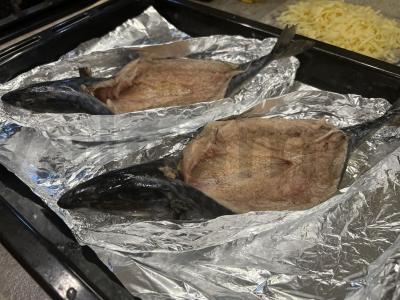 Skumbrė, įdaryta daržovėmis Žingsnis 12