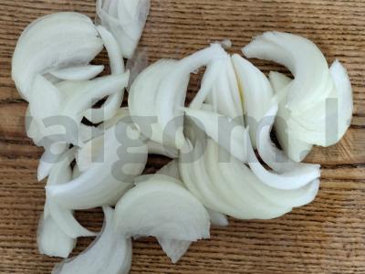 Skani vištiena su bulvėmis ir svogūnais orkaitėje Žingsnis 1