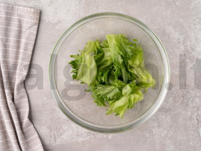 Salotas su feta ir moliūgų sėklomis Žingsnis 1