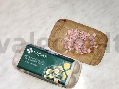 Kiaušinių pusryčiai su daržovėmis ir dešrelėmis Žingsnis 1