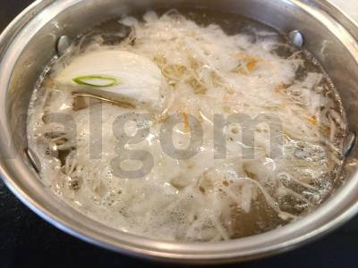 Vegetariškos kopūstų sriubos su grūdais be apkepimo Žingsnis 4