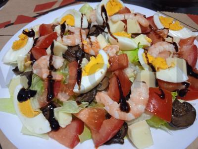 Salotas su krevetėmis, pievagrybiais ir žemės riešutais Žingsnis 8