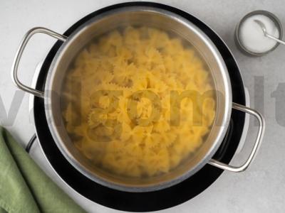 Makaronai „Neapolio salsos“ su artišokais Žingsnis 1