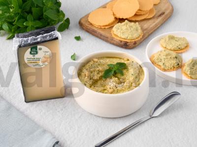Pesto-humus su pomidorų trapučiais pagrindine nuotrauka