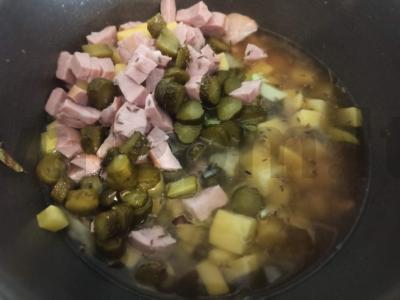 Skani solyanka katile Žingsnis 6