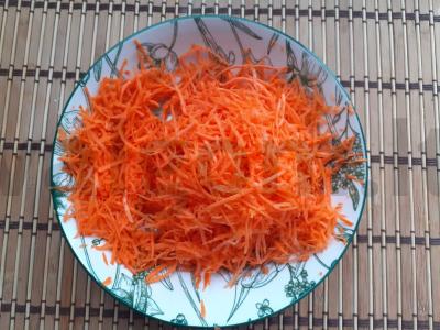 Aštri morkų salotos su kalendromis ir česnaku Žingsnis 1