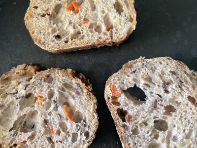 Daržovių brusketė ant daugiagrūdžio duonos Žingsnis 1