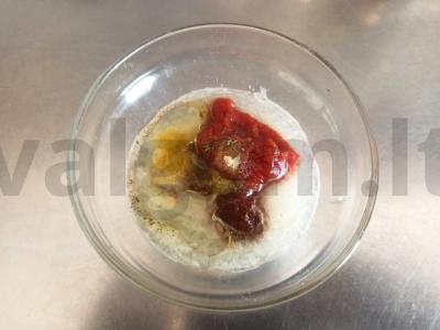 Sultingi šonkauliukai aštriame svogūnų marinate Žingsnis 2