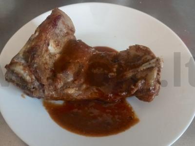 Sultingi šonkauliukai aštriame svogūnų marinate pagrindine nuotrauka