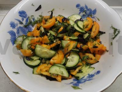 Daržovių salotas su kaparėliais Žingsnis 4