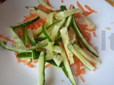 Aštrus salotas su funčozomis, jautiena ir daržovėmis Žingsnis 4