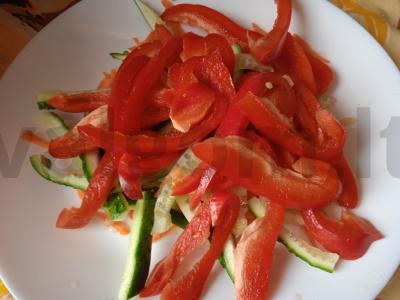 Aštrus salotas su funčozomis, jautiena ir daržovėmis Žingsnis 5