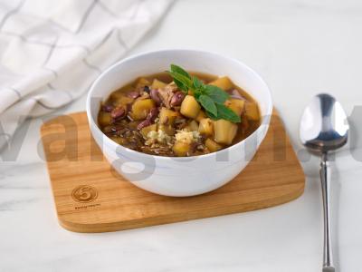 Vegetariškas pupelių sriuba pagrindine nuotrauka