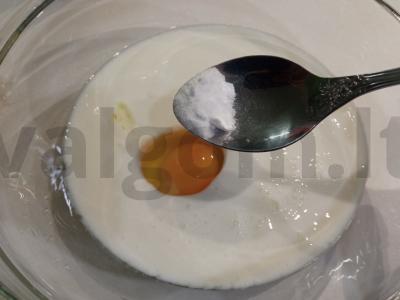 Sūrio pufikai ant kefyro Žingsnis 1